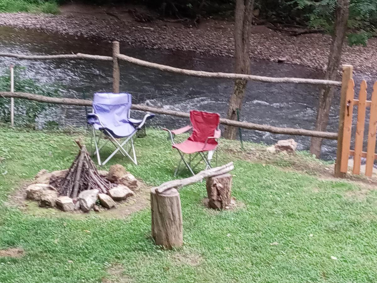 Tranquil Creekside Mountain View Getaway Apartamento Clyde Exterior foto